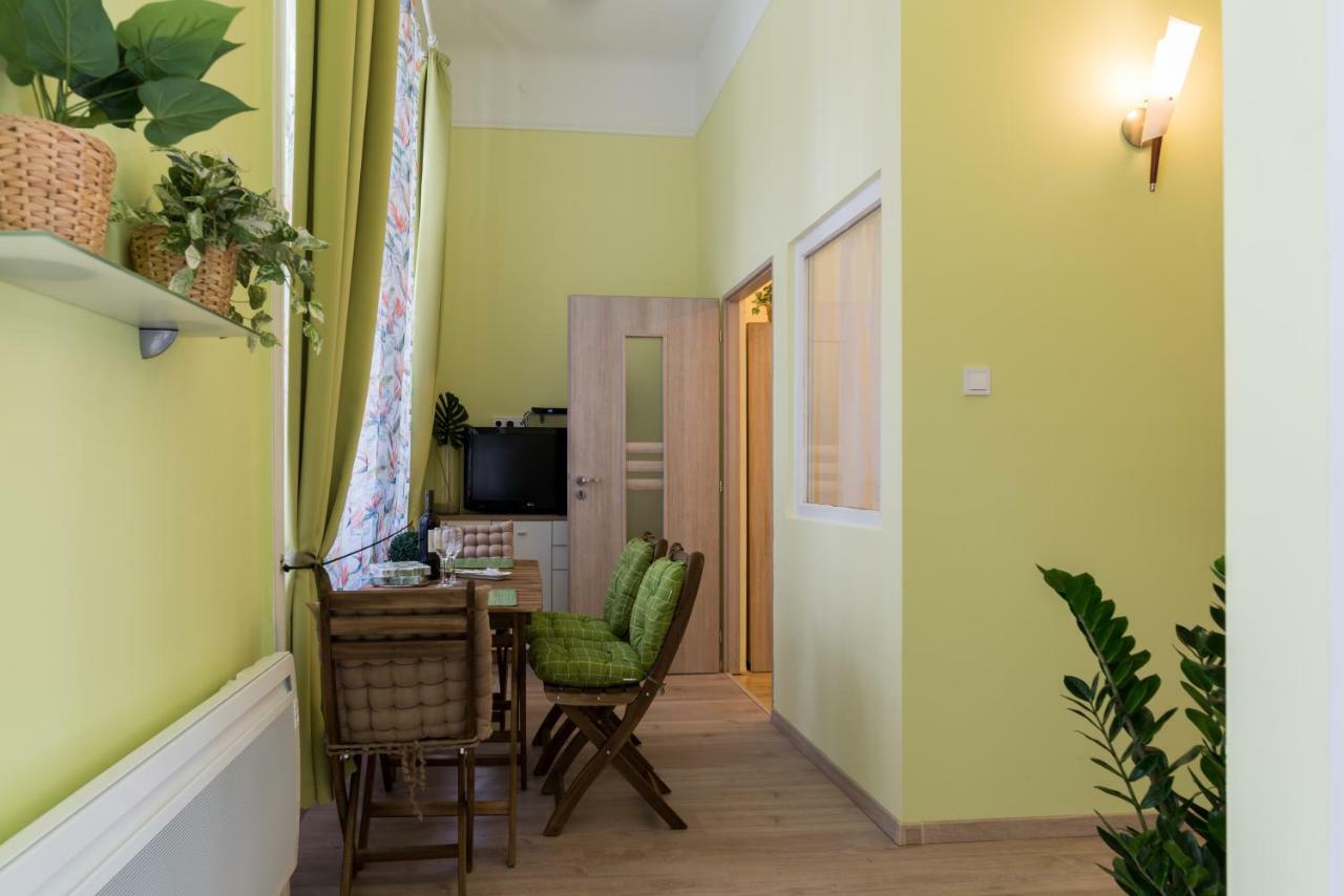 Jungle Design Apartment Budapest Luaran gambar